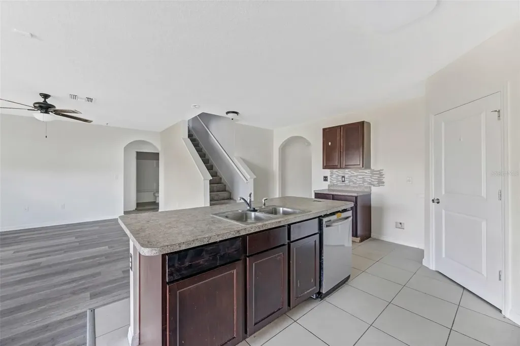 10019 Geese Trail Circle Sun City Center FL 33573