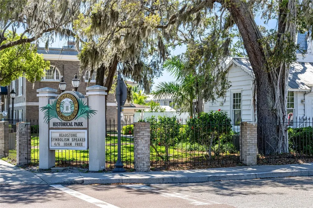 337 8th Avenue W Palmetto FL 34221