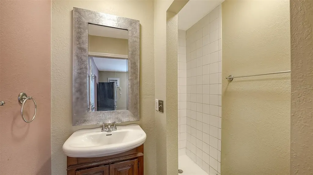 420 Kumquat Court Sarasota FL 34236