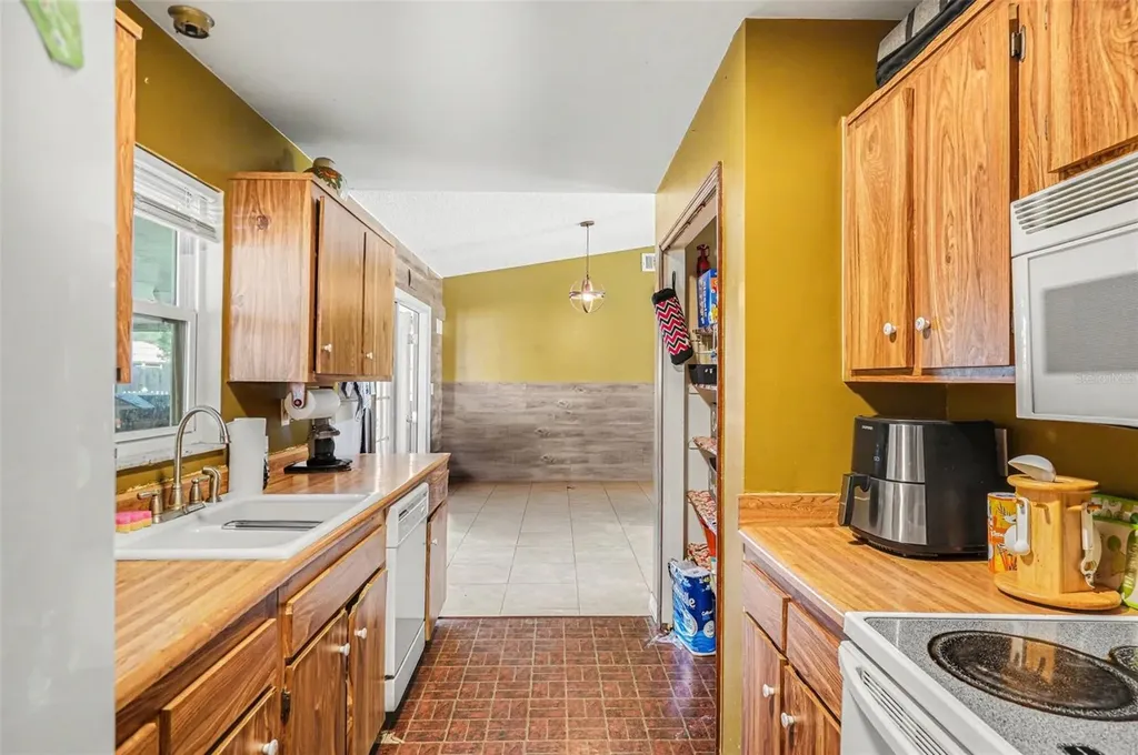 1261 Salina Street SE Palm Bay FL 32909