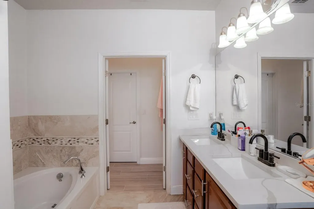 8610 Turnstone Shore Lane Riverview FL 33578