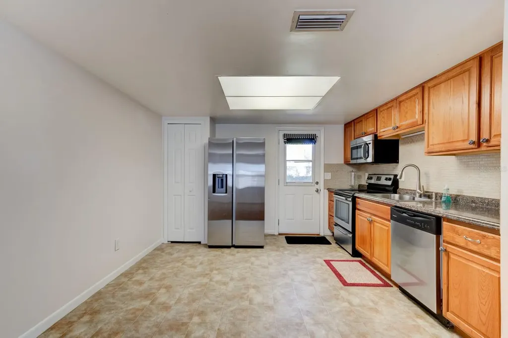 712-714 Oakwood Avenue New Smyrna Beach FL 32169