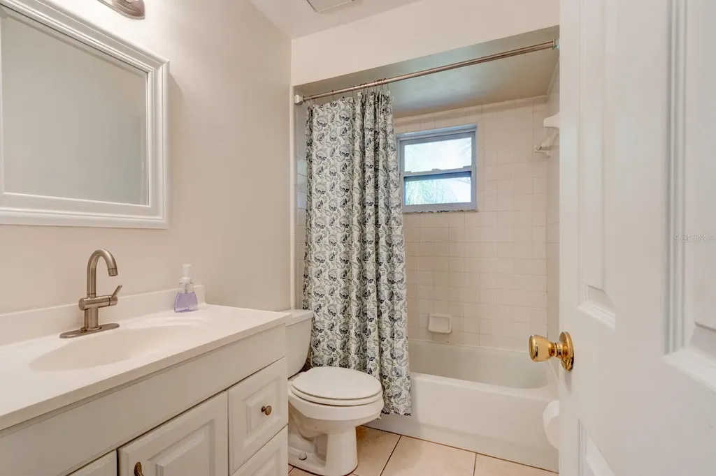 712-714 Oakwood Avenue New Smyrna Beach FL 32169