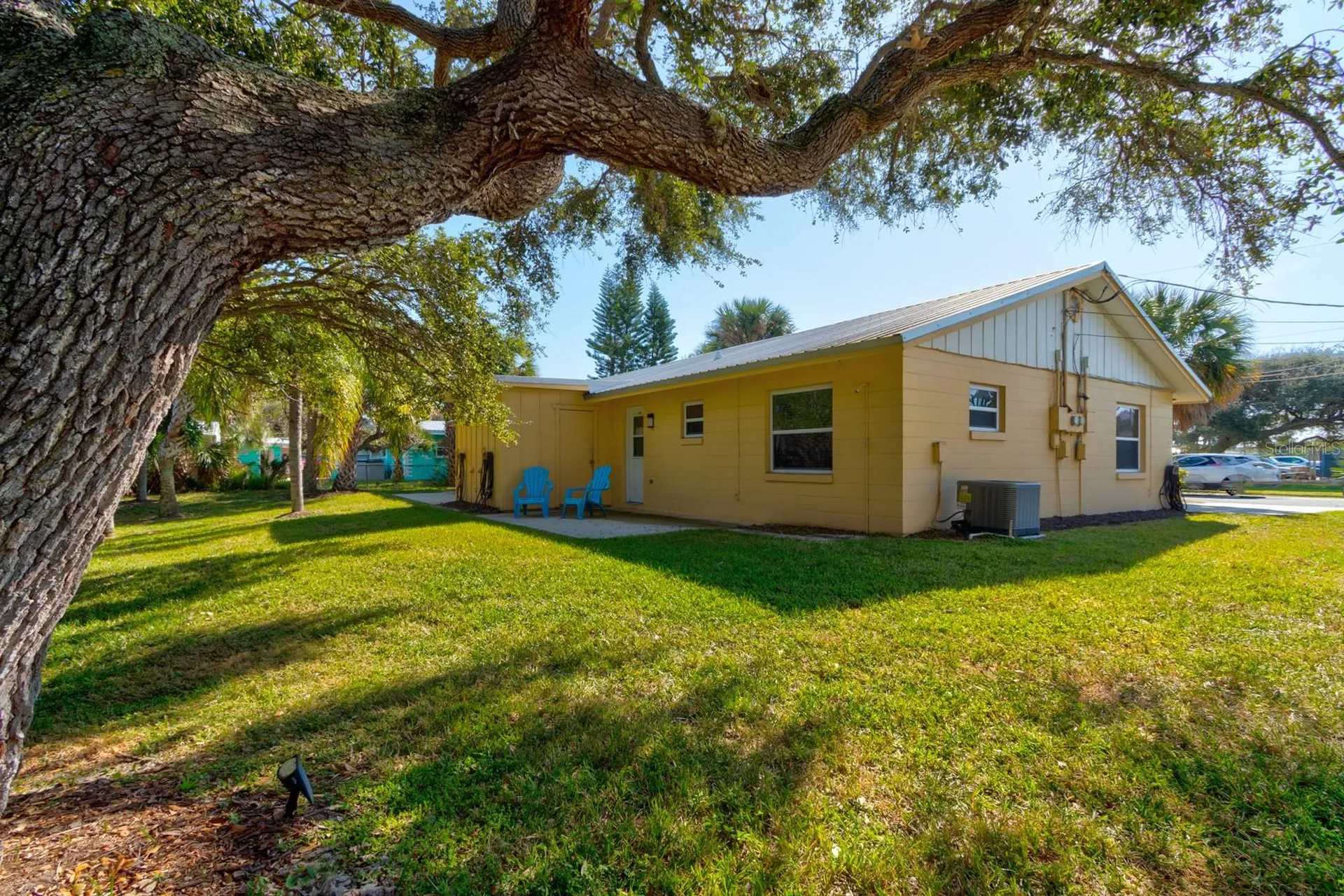 712-714 Oakwood Avenue New Smyrna Beach FL 32169