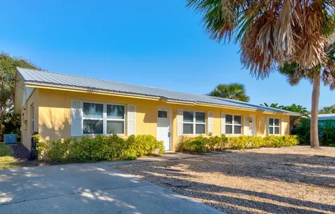 712-714 Oakwood Avenue New Smyrna Beach FL 32169