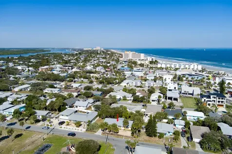 712-714 Oakwood Avenue New Smyrna Beach FL 32169