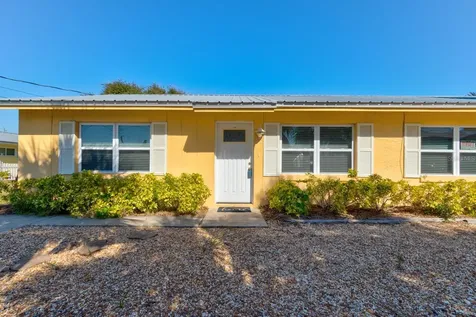 712-714 Oakwood Avenue New Smyrna Beach FL 32169