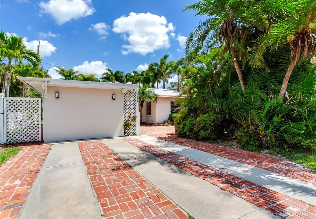 16107 Gulf Boulevard Redington Beach FL 33708