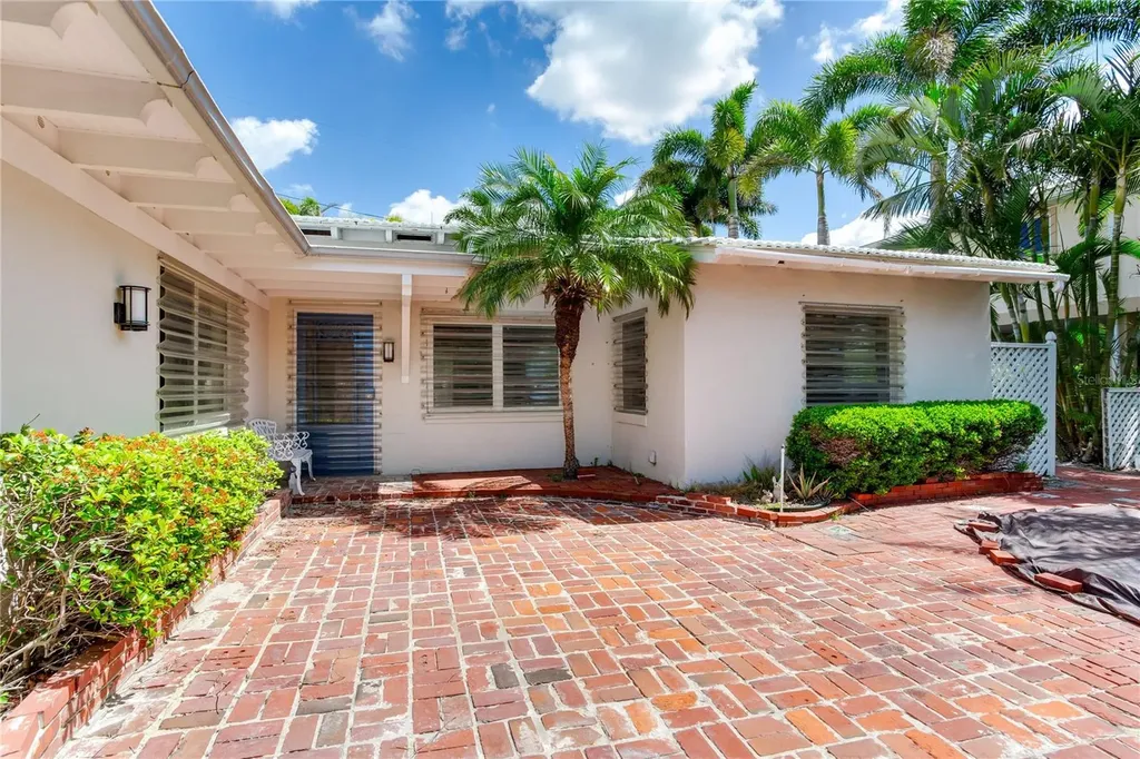 16107 Gulf Boulevard Redington Beach FL 33708