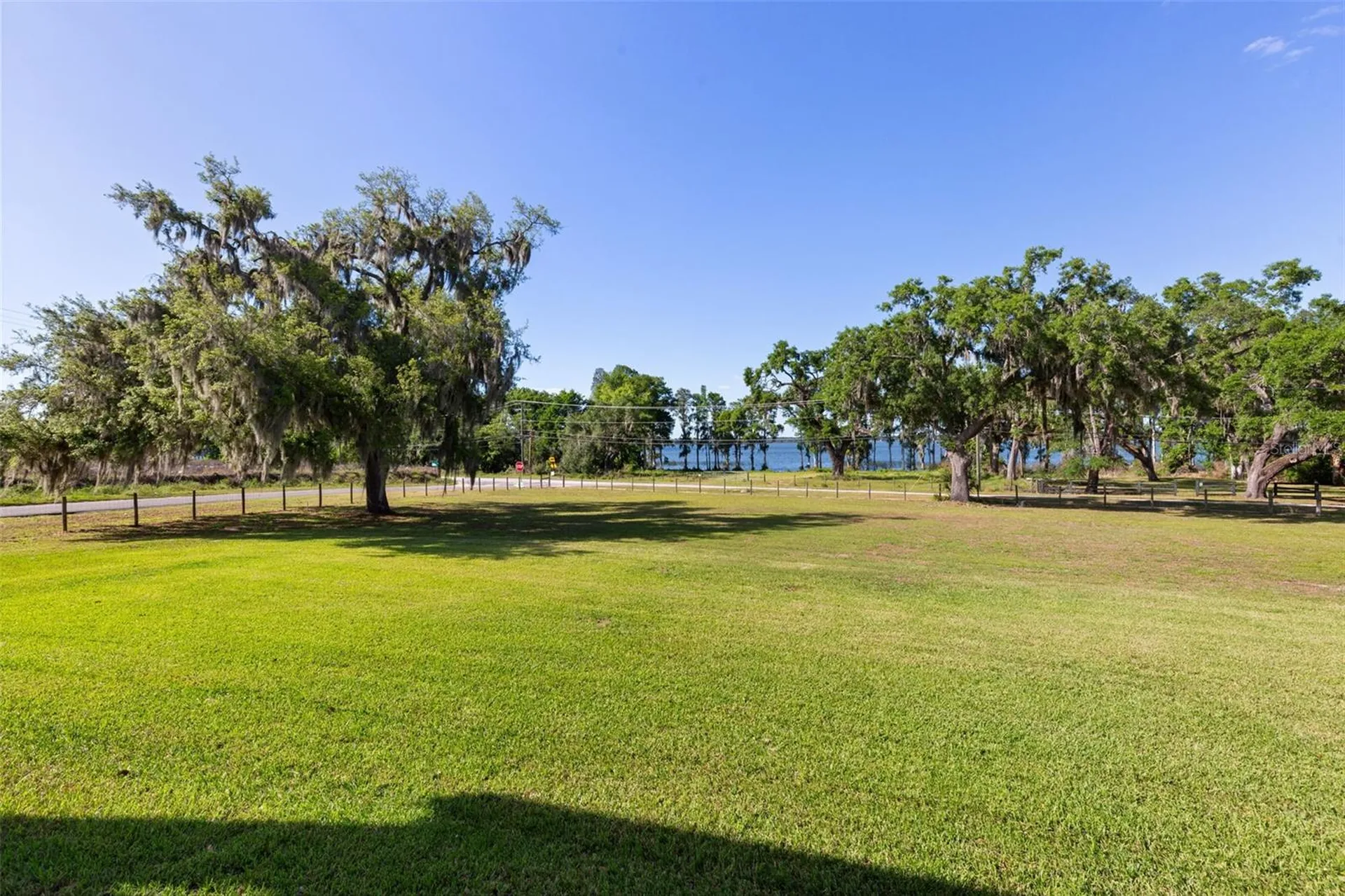 3321 N Kingsway Road Thonotosassa FL 33592