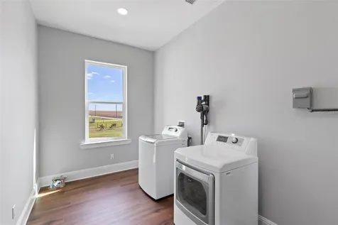 3321 N Kingsway Road Thonotosassa FL 33592