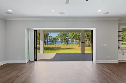 3321 N Kingsway Road Thonotosassa FL 33592