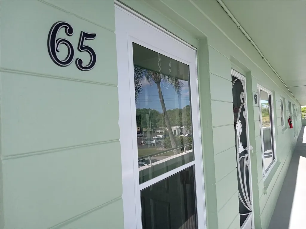 2359 Finlandia Lane Clearwater FL 33763