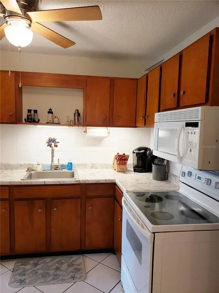 541 S Peninsula Avenue New Smyrna Beach FL 32169