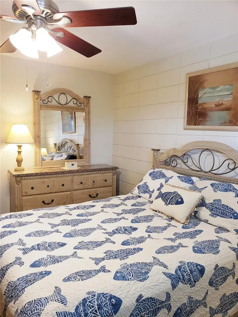 541 S Peninsula Avenue New Smyrna Beach FL 32169