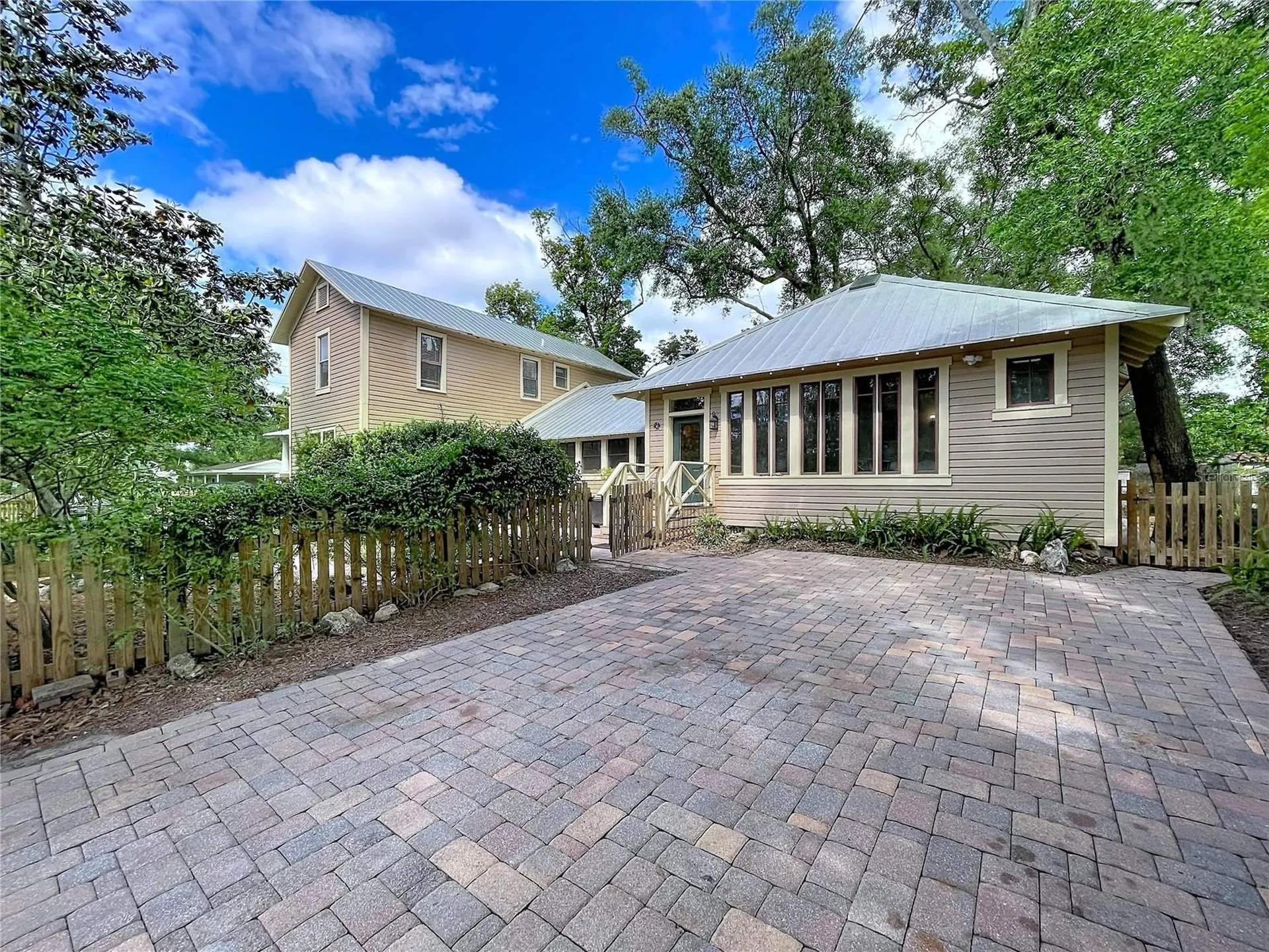 1001 E Crawford Street Tampa FL 33604