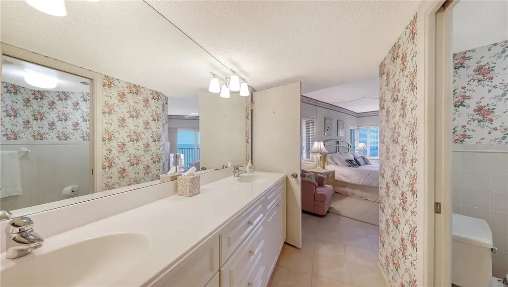 4825 Gulf Of Mexico Drive Longboat Key FL 34228