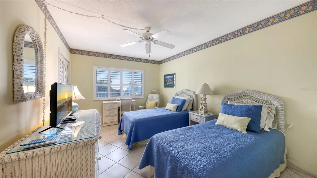 4825 Gulf Of Mexico Drive Longboat Key FL 34228