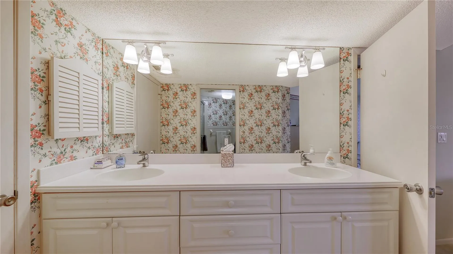 4825 Gulf Of Mexico Drive Longboat Key FL 34228