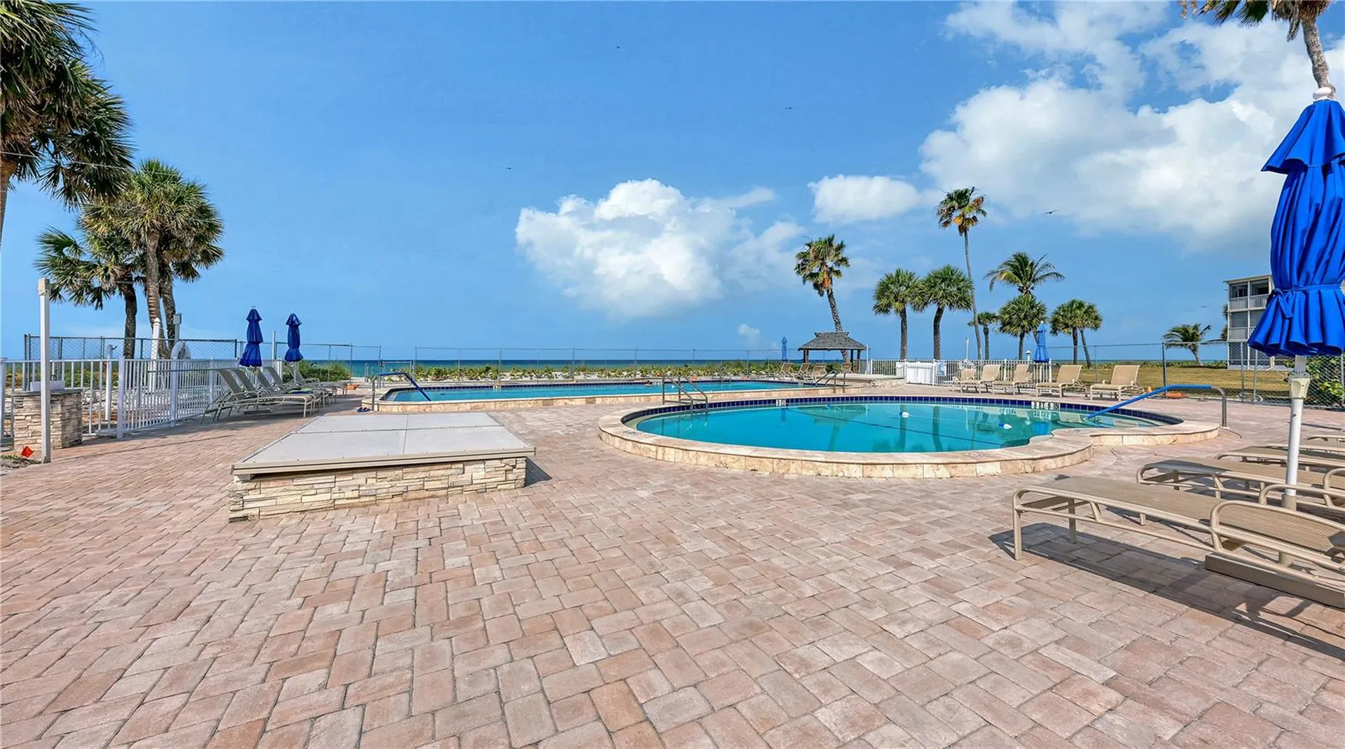 4825 Gulf Of Mexico Drive Longboat Key FL 34228