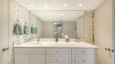 4825 Gulf Of Mexico Drive Longboat Key FL 34228