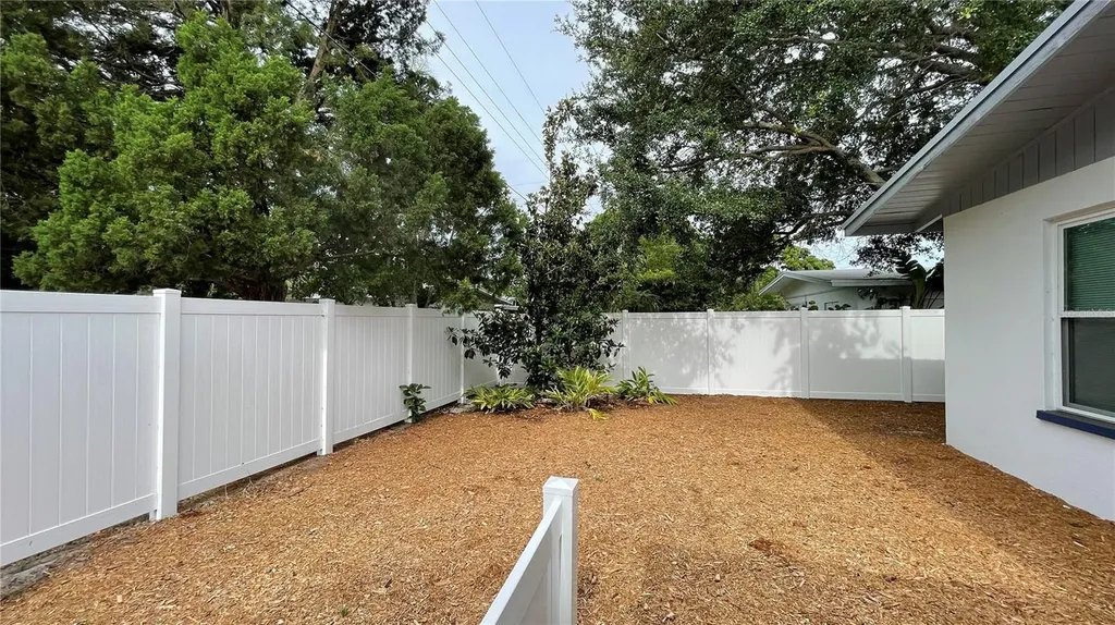 2832 Bay Street Sarasota FL 34237