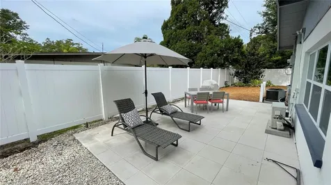 2832 Bay Street Sarasota FL 34237