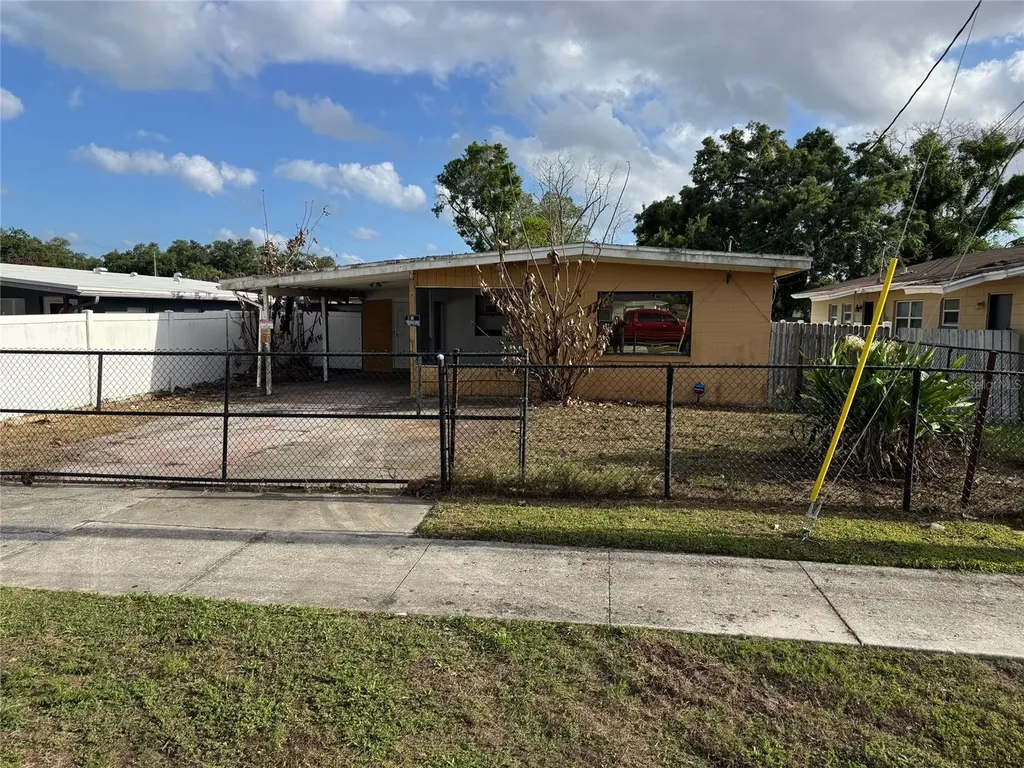 4522 Carter Street Orlando FL 32811