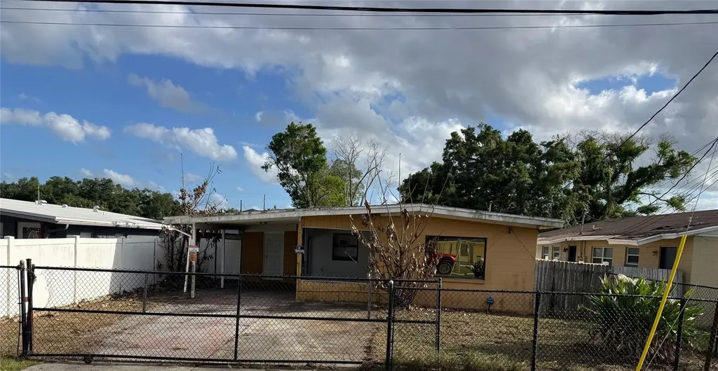 4522 Carter Street Orlando FL 32811
