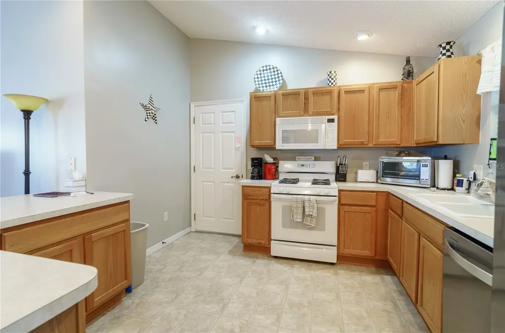 16980 SE 96th Chapelwood Circle The Villages FL 32162
