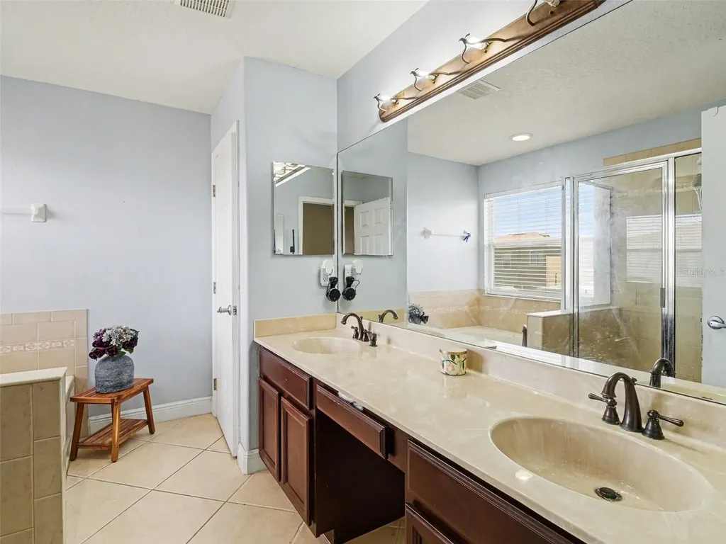 12123 Fern Blossom Drive Gibsonton FL 33534