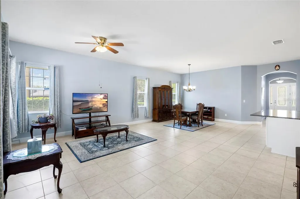 5212 Rosefinch Place Lithia FL 33547