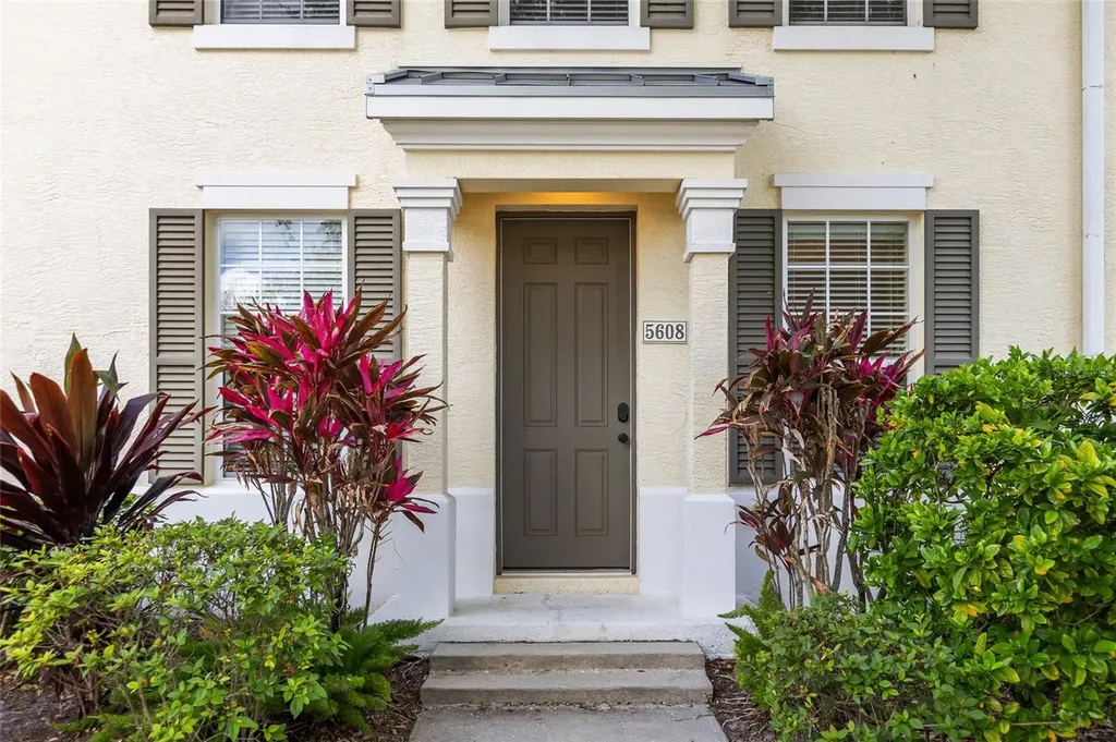 5608 Whitehead Street Bradenton FL 34203