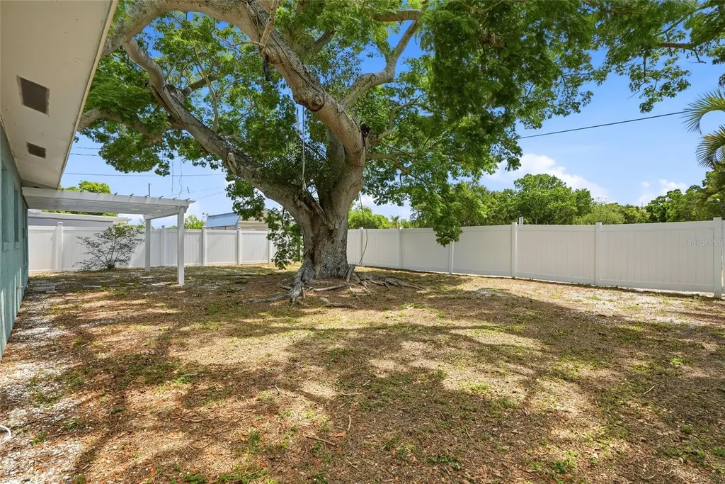 6526 43rd Avenue N Kenneth City FL 33709