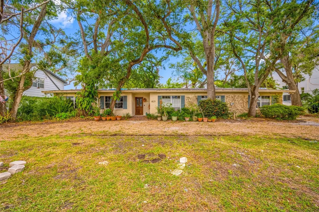 4829 W San Jose Street Tampa FL 33629