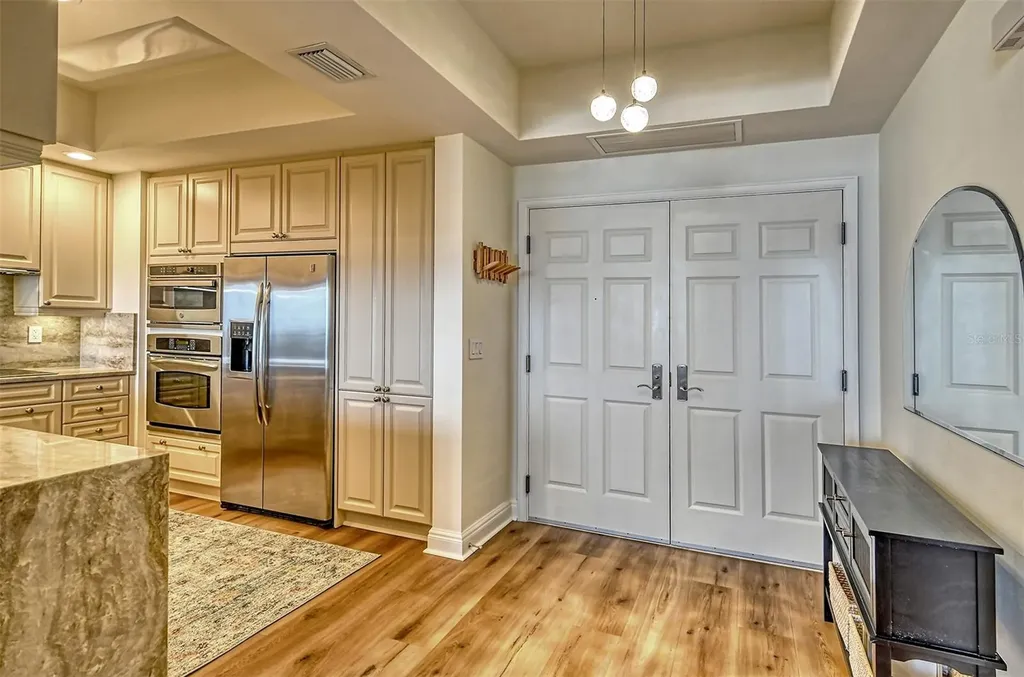 50 Central Avenue Sarasota FL 34236