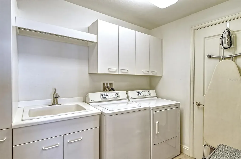 50 Central Avenue Sarasota FL 34236