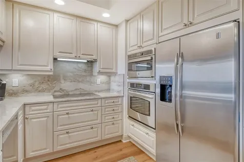 50 Central Avenue Sarasota FL 34236