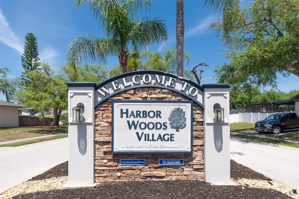 25 Harbor Woods Circle Safety Harbor FL 34695