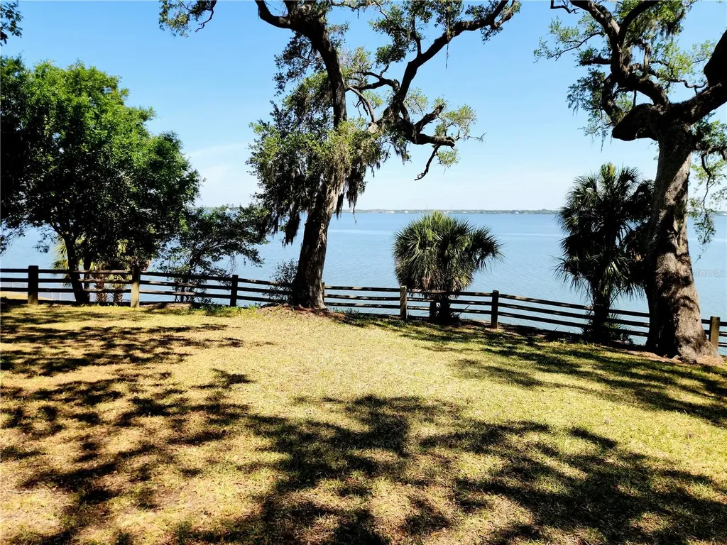 25 Harbor Woods Circle Safety Harbor FL 34695