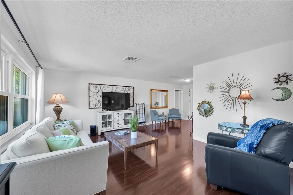 25 Harbor Woods Circle Safety Harbor FL 34695