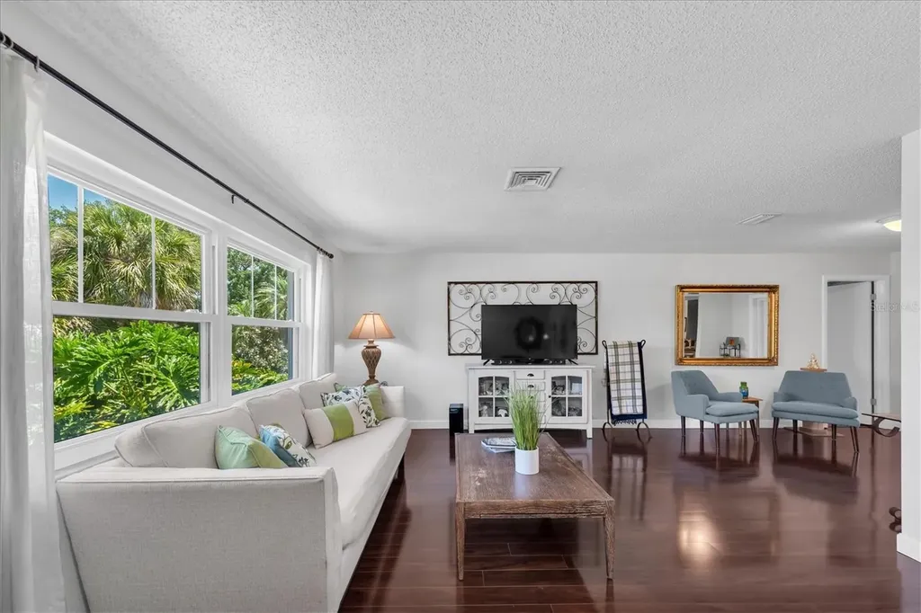25 Harbor Woods Circle Safety Harbor FL 34695