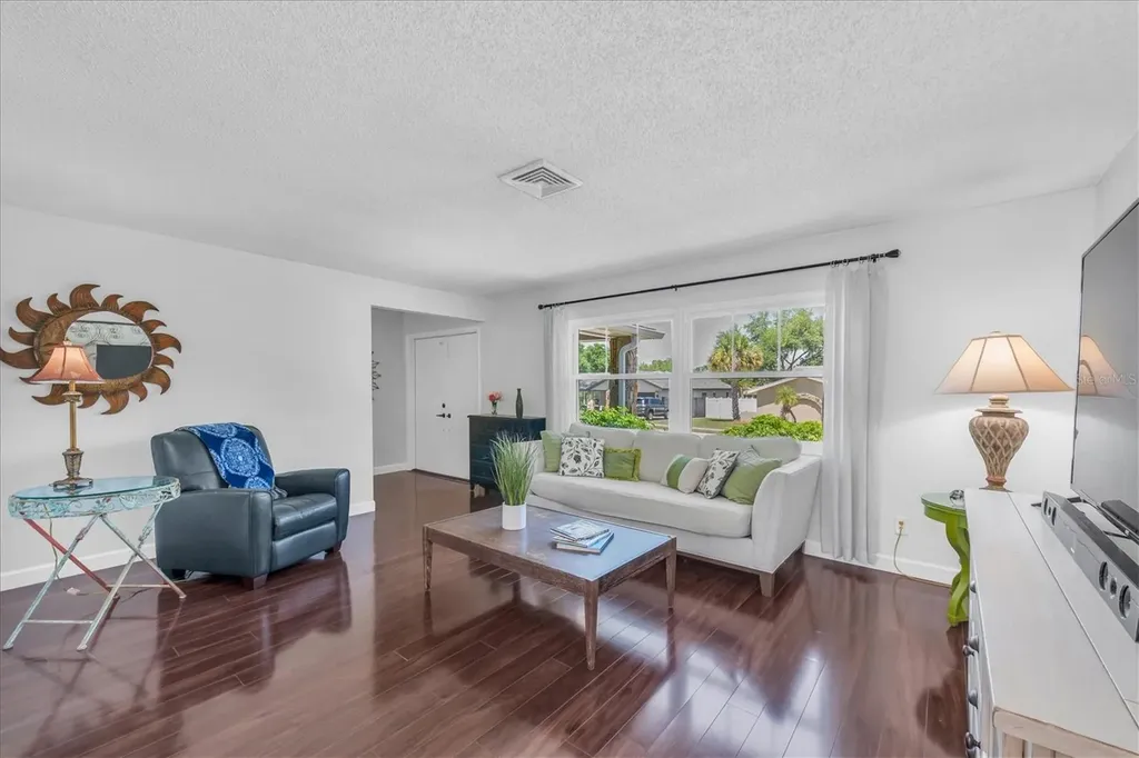25 Harbor Woods Circle Safety Harbor FL 34695