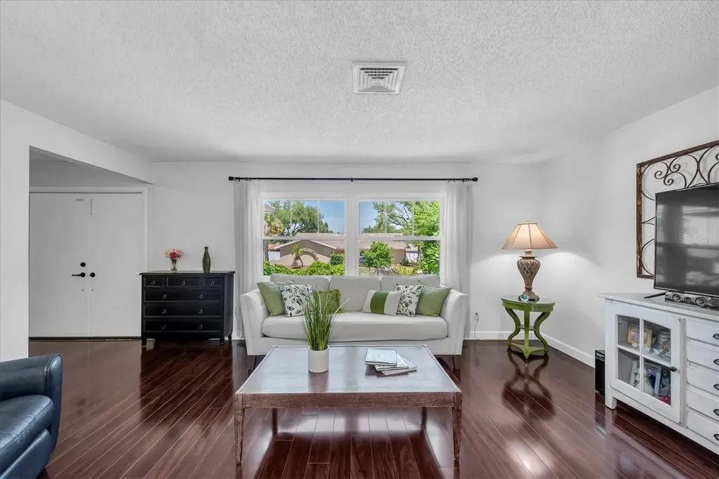 25 Harbor Woods Circle Safety Harbor FL 34695