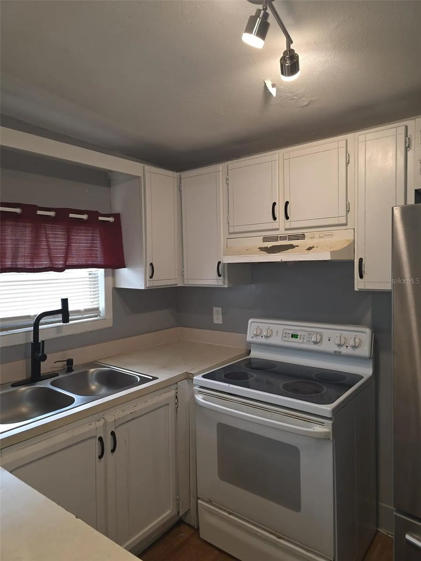 3022 Deleuil Avenue Tampa FL 33610