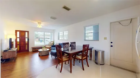 4728 W Bay Avenue Tampa FL 33616