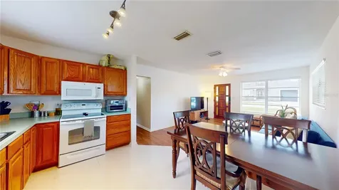 4728 W Bay Avenue Tampa FL 33616