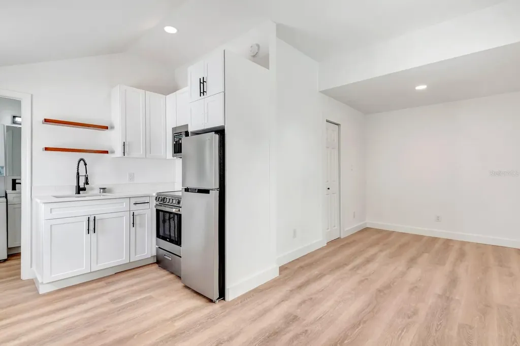 1508 27 Avenue N St Petersburg FL 33704