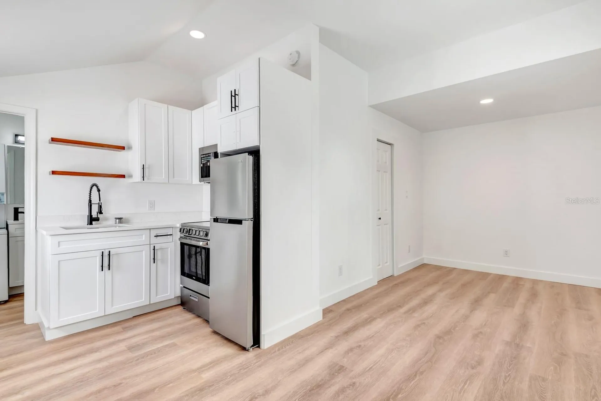 1508 27 Avenue N St Petersburg FL 33704