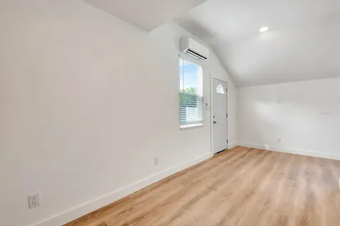 1508 27 Avenue N St Petersburg FL 33704